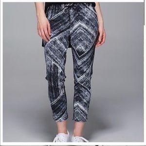 Brush pattern Lululemon pants